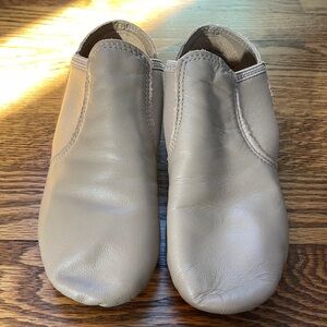 Capezio EJ2 Tan Jazz Shoes